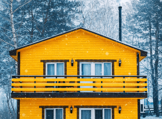 Апартаменты на 4-х гостей с камином и балконом